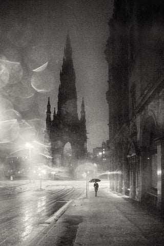 Edinburgh - Scott Monument rain